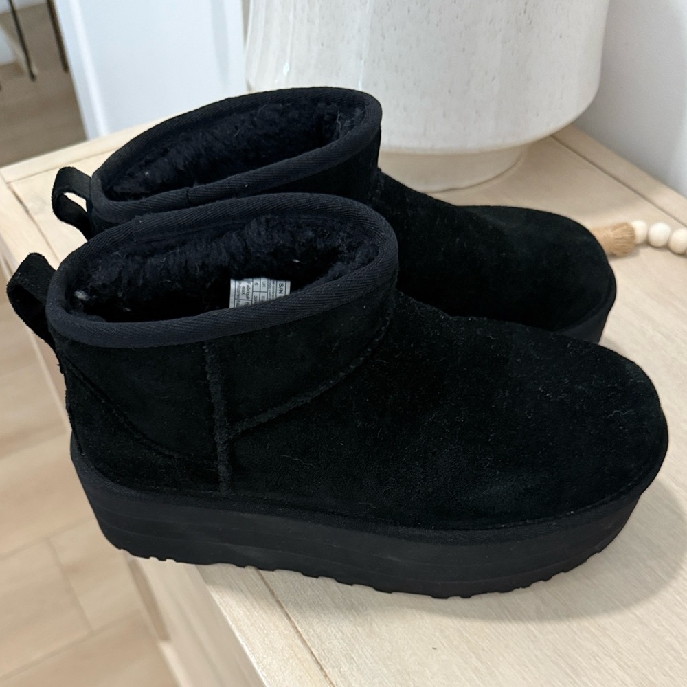 Ugg black Platform ultra mini SZ 8